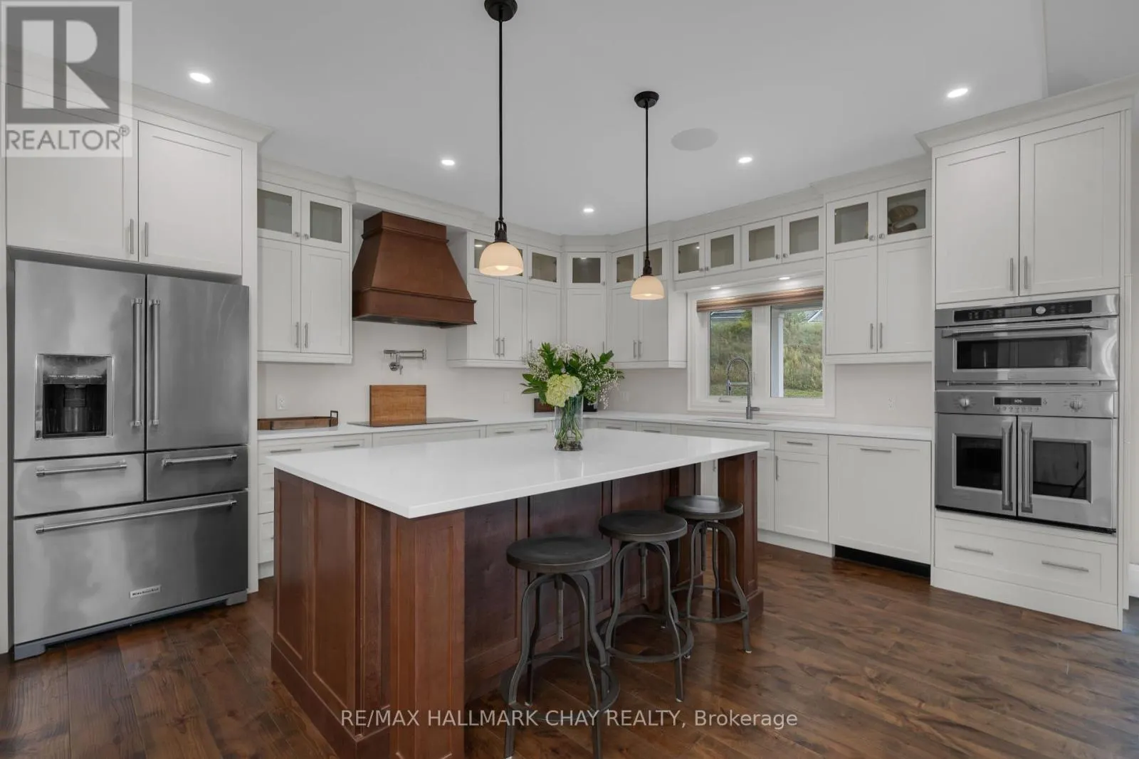 28 THOROUGHBRED DRIVE