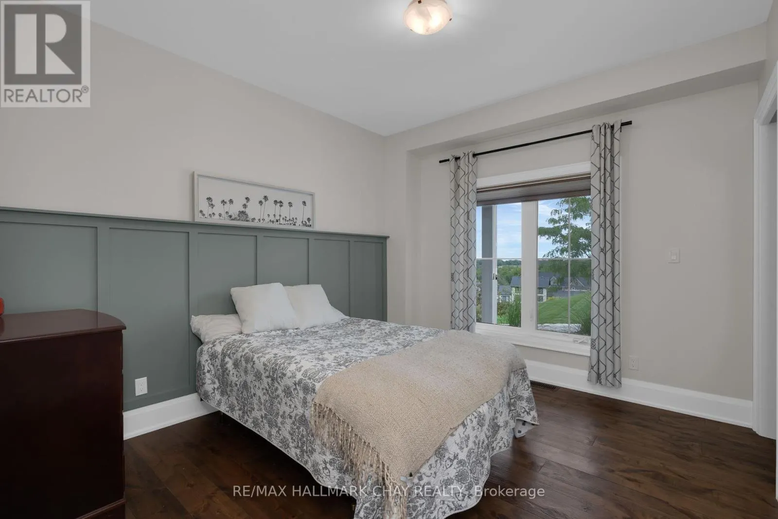 28 THOROUGHBRED DRIVE