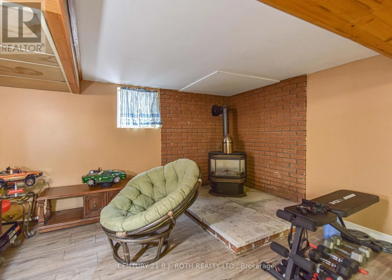 6046 VASEY ROAD