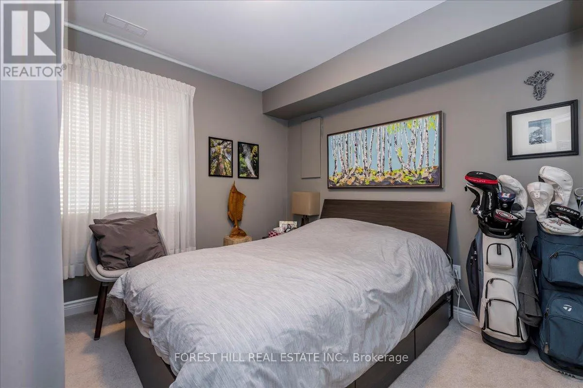 8 - 100 LAGUNA PARKWAY