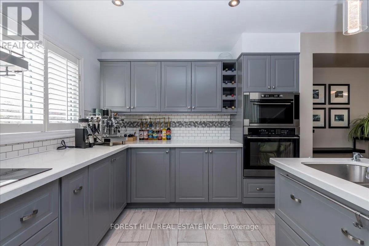 8 - 100 LAGUNA PARKWAY