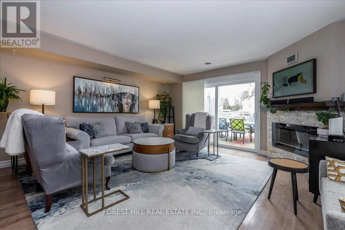 8 - 100 LAGUNA PARKWAY