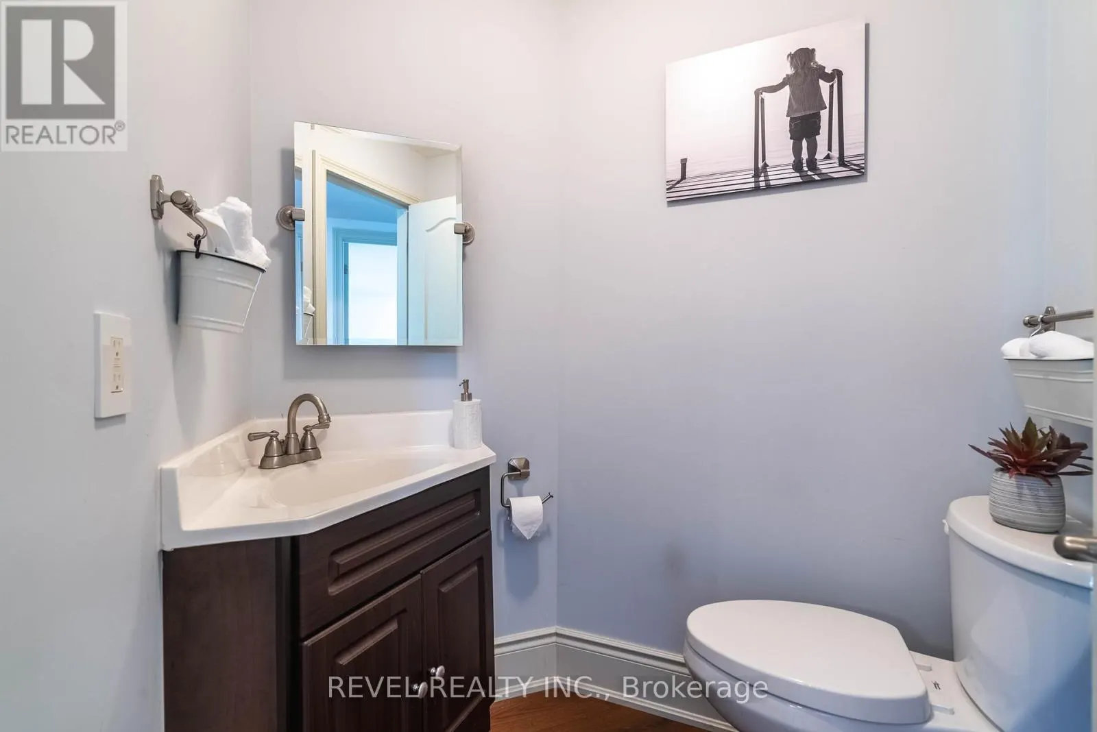 183 LAKESHORE ROAD W