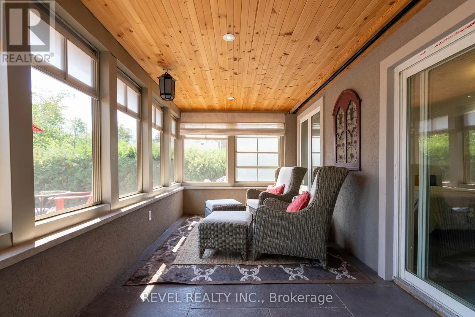 183 LAKESHORE ROAD W