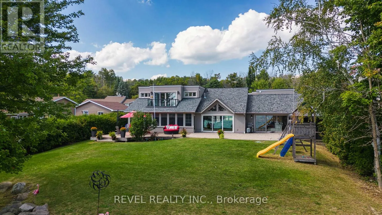 183 LAKESHORE ROAD W