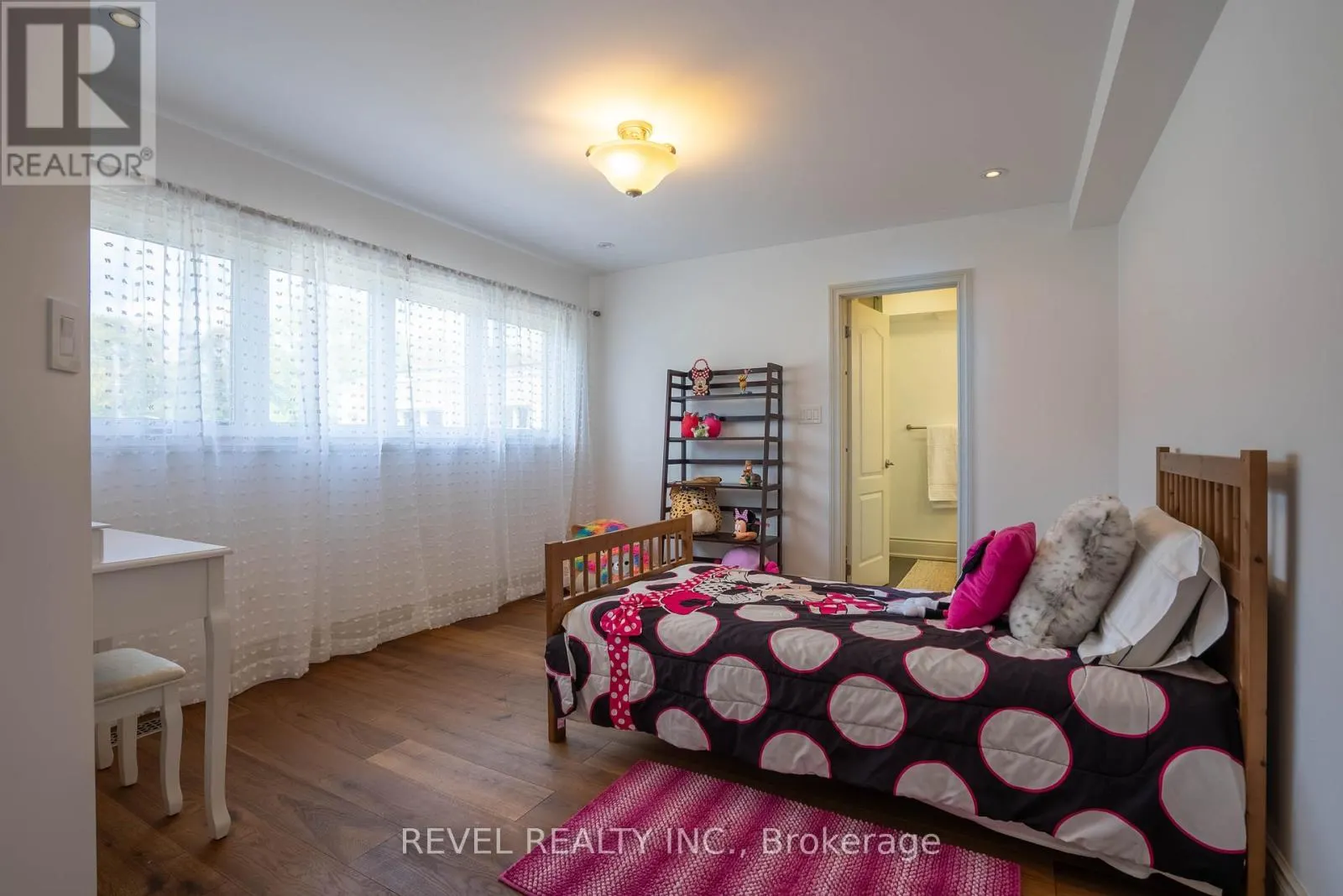 183 LAKESHORE ROAD W