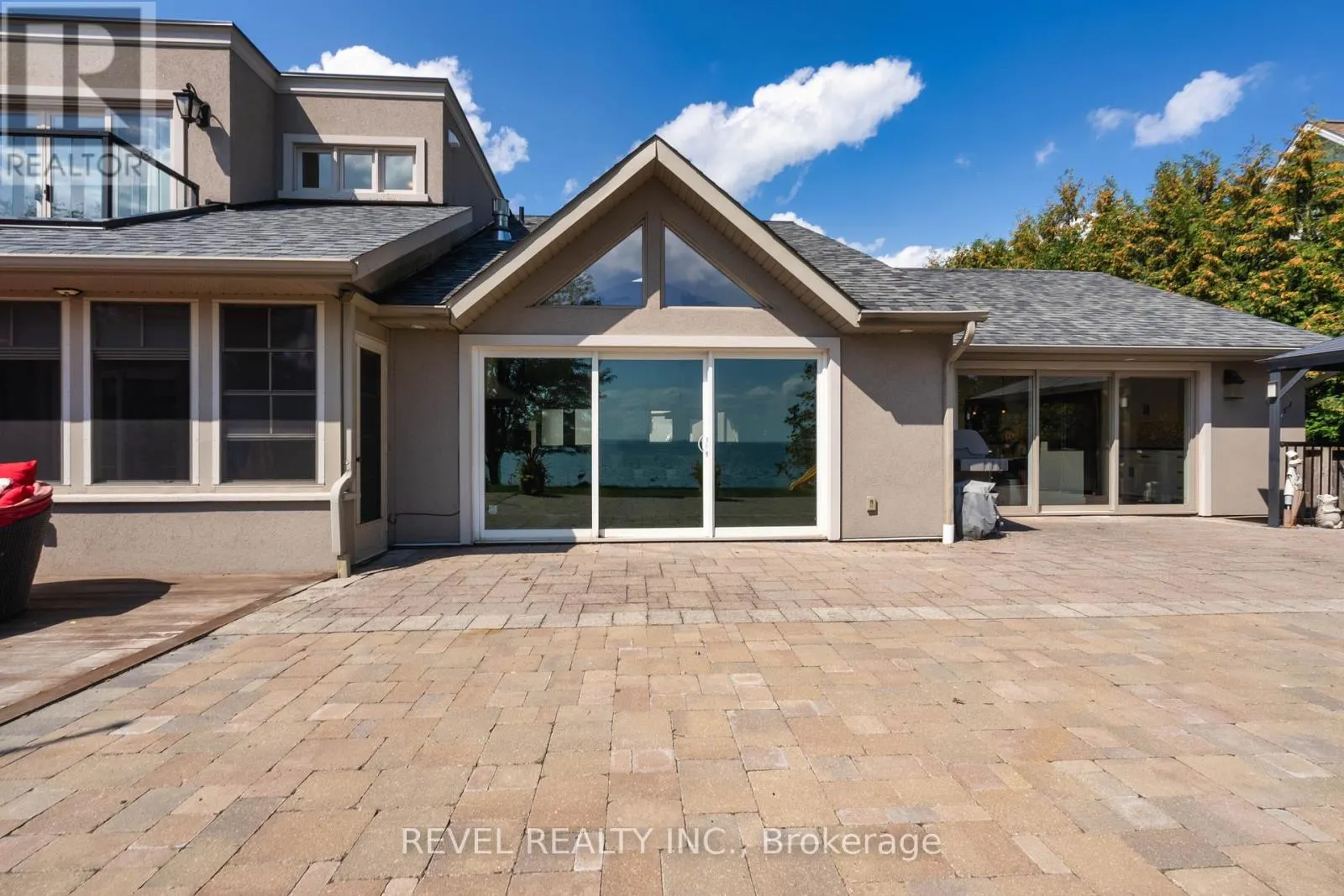 183 LAKESHORE ROAD W