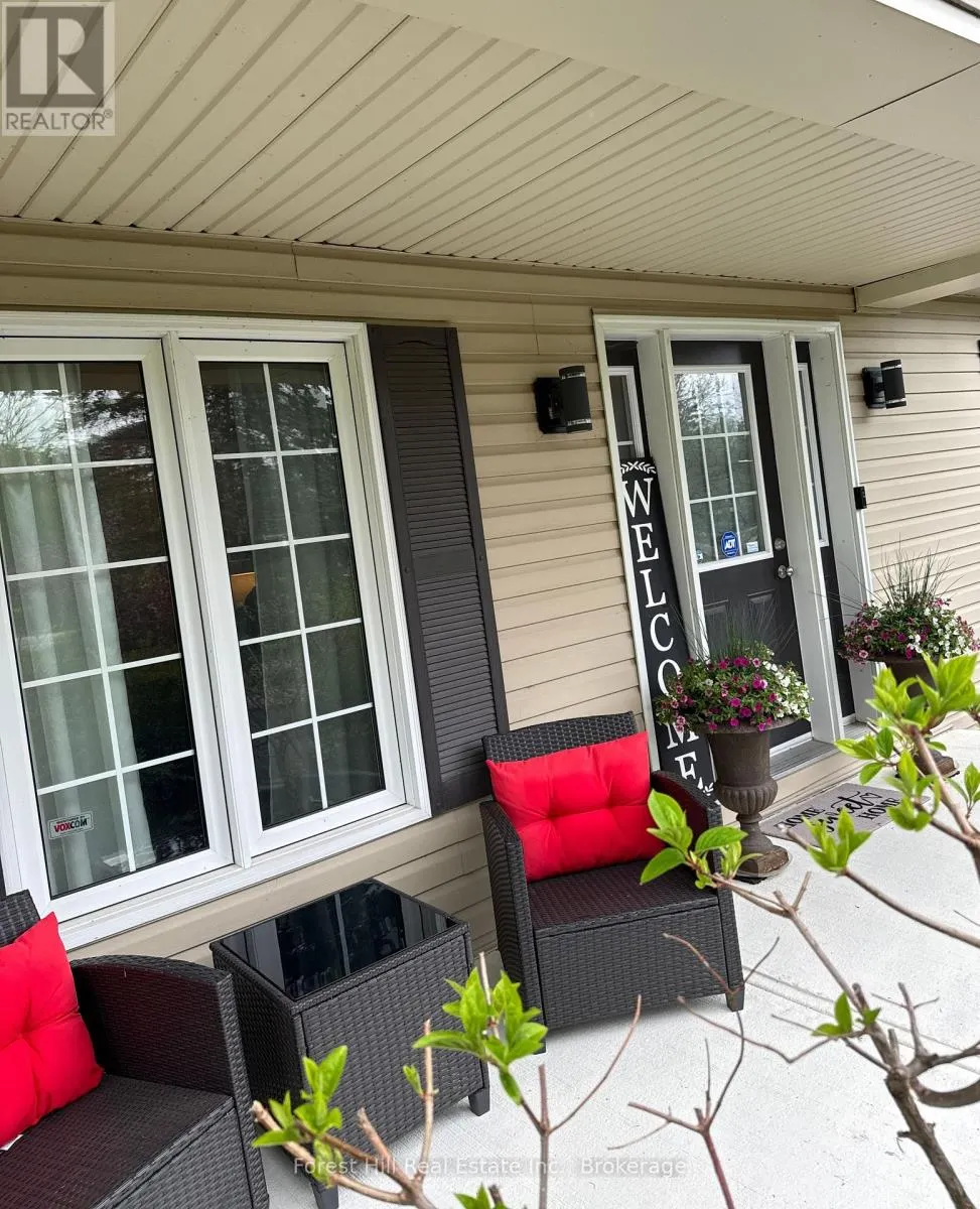 27 GREENGABLES DRIVE