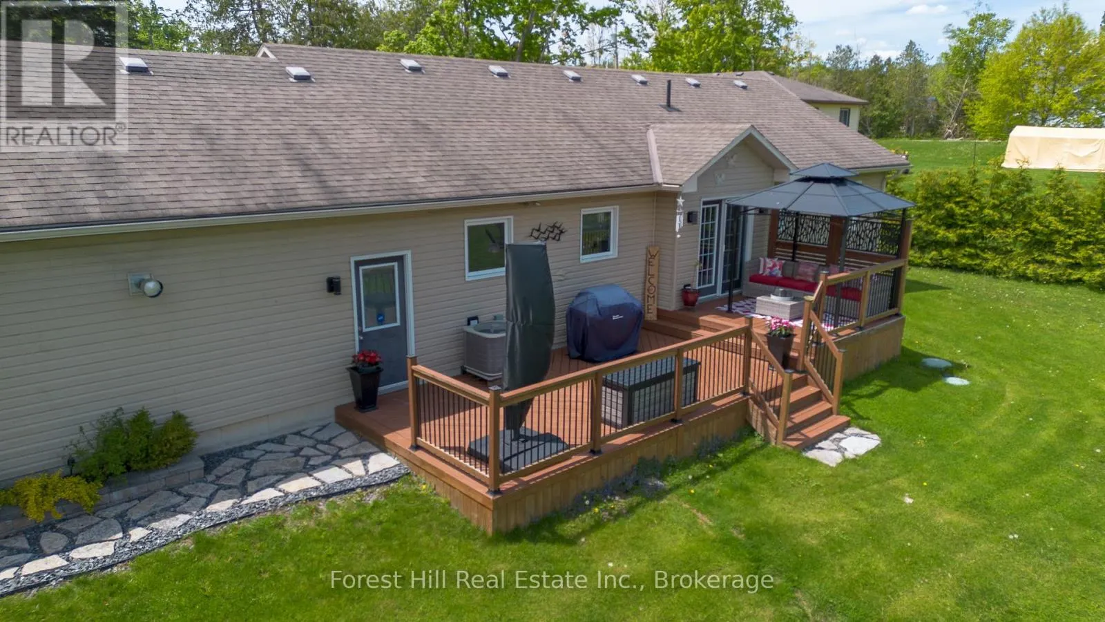 27 GREENGABLES DRIVE