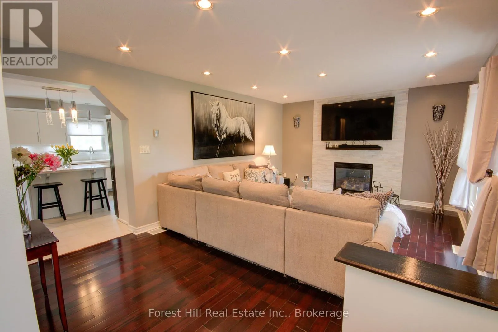 27 GREENGABLES DRIVE