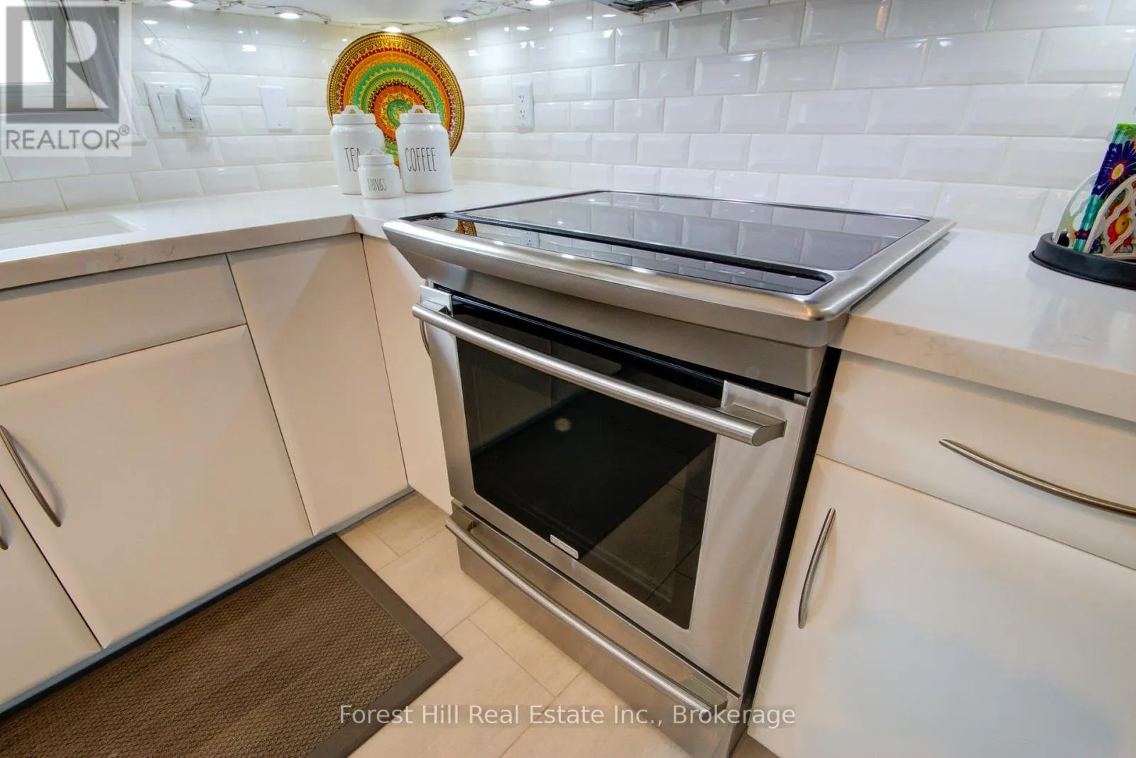 27 GREENGABLES DRIVE