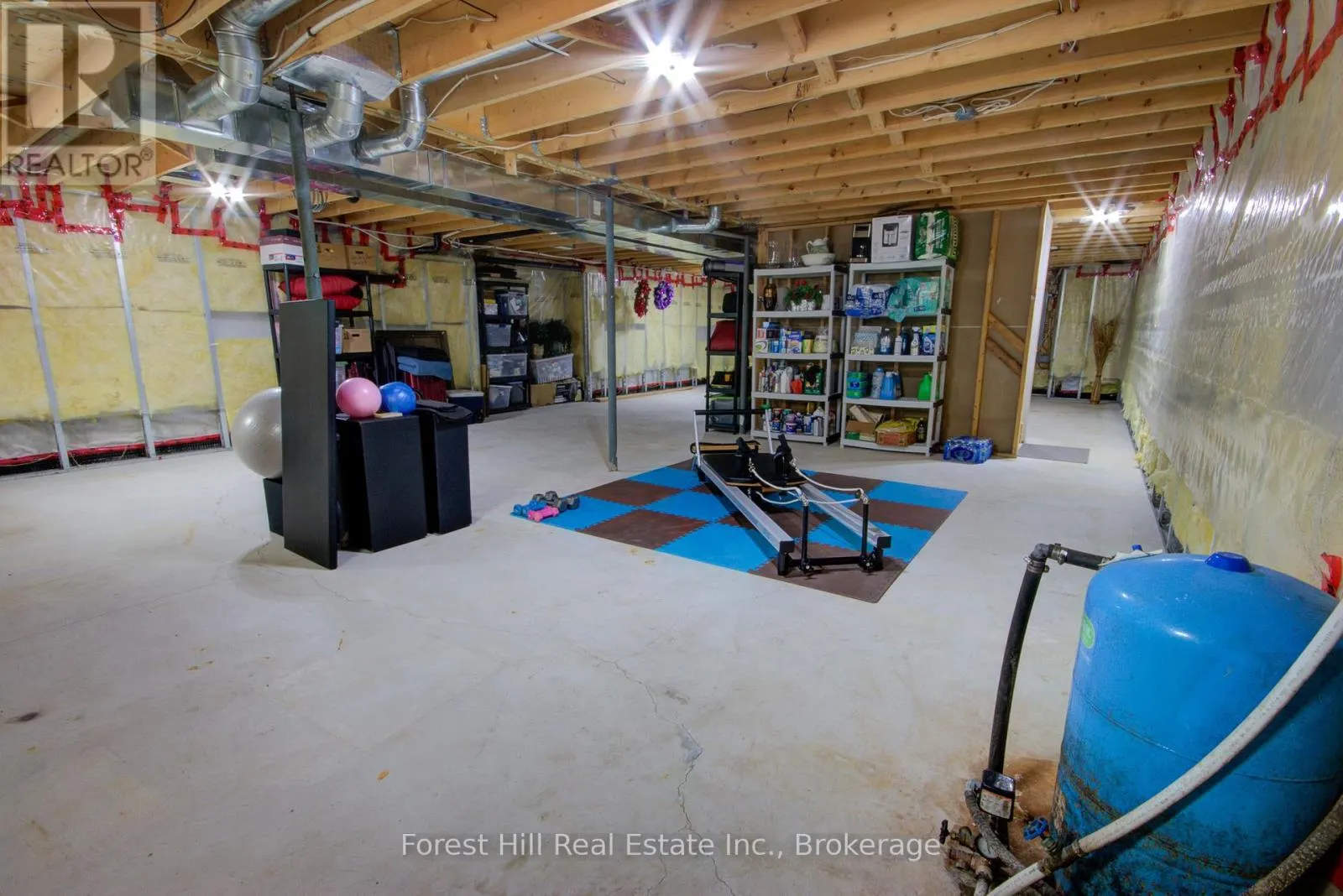 27 GREENGABLES DRIVE