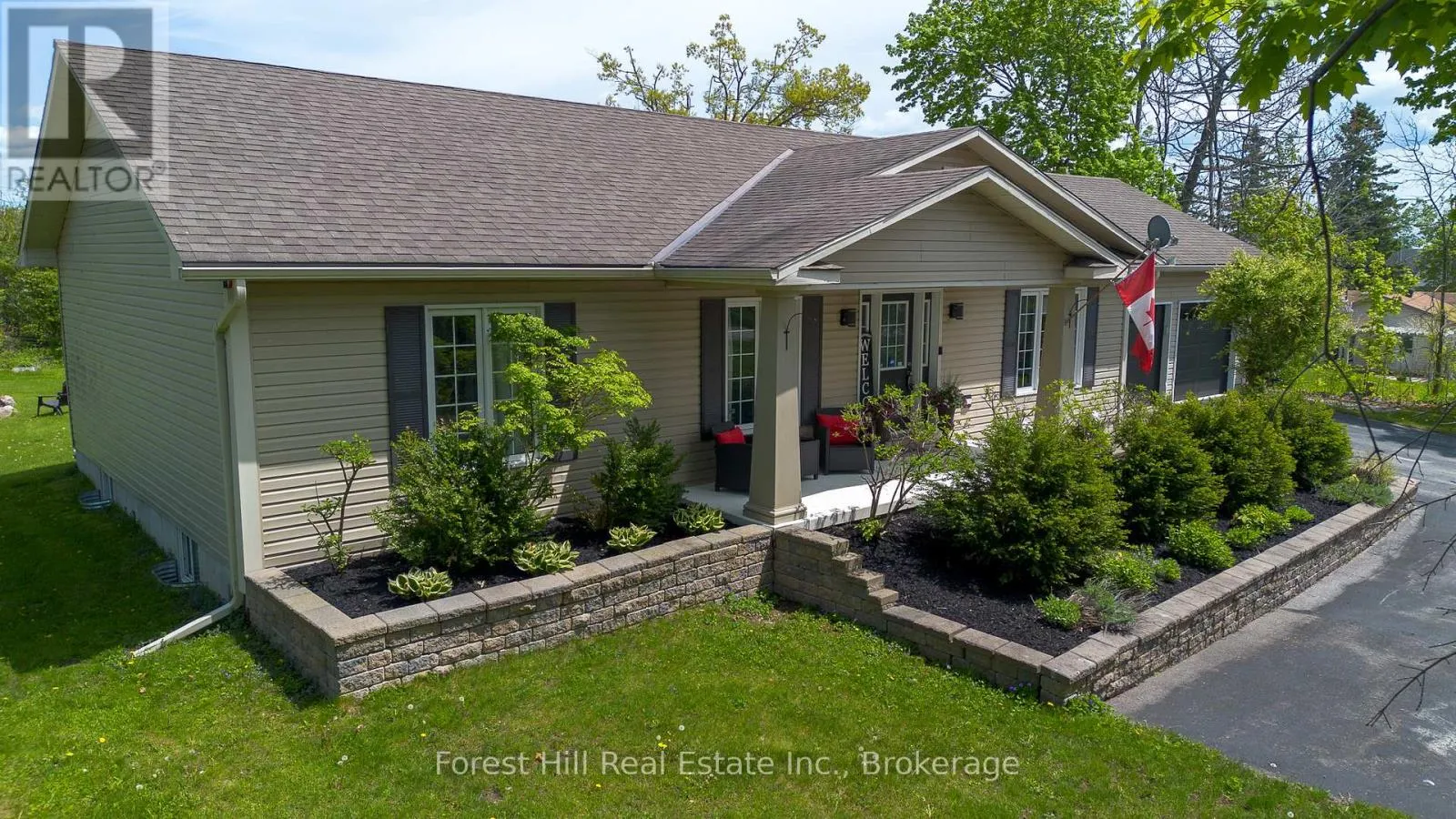 27 GREENGABLES DRIVE