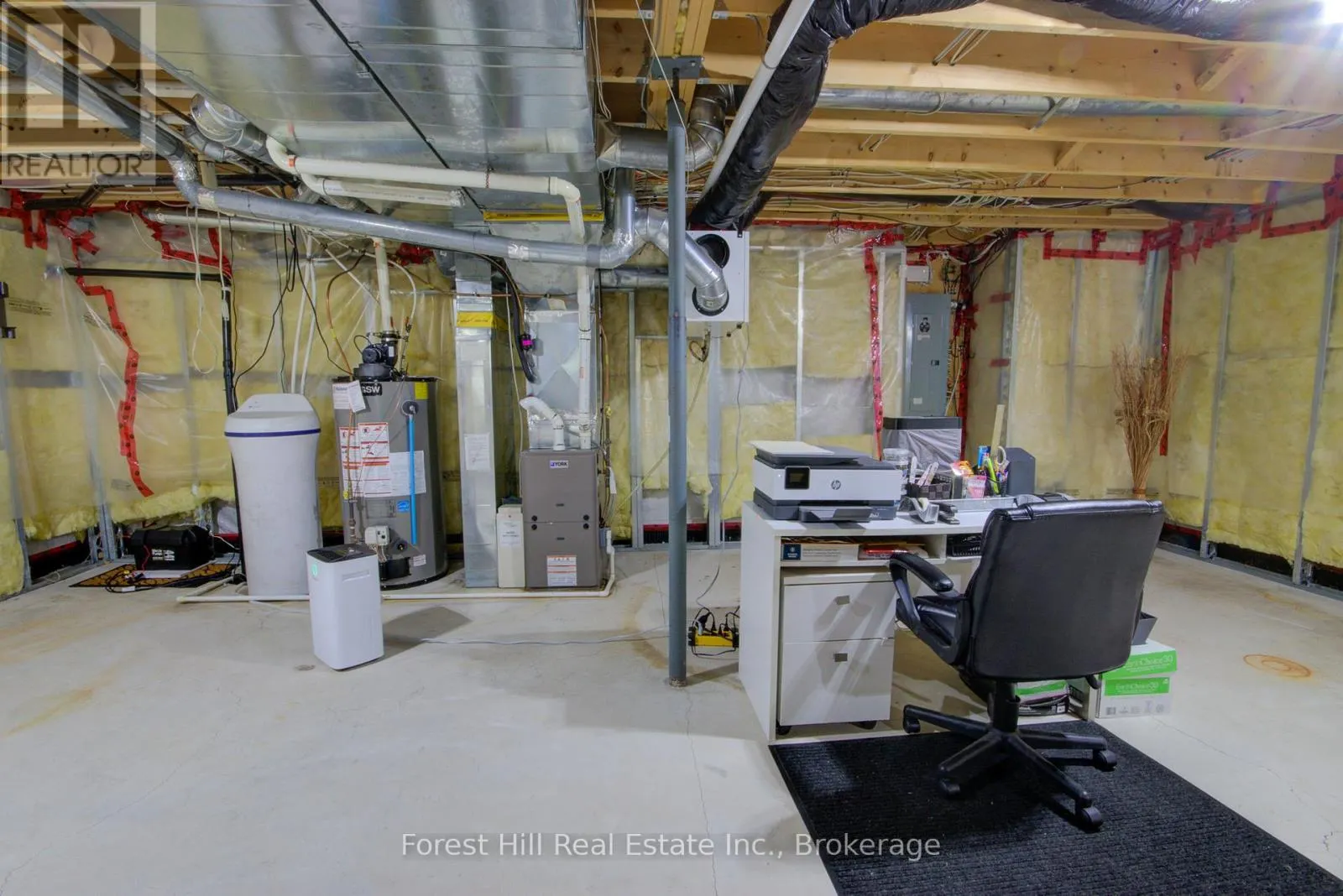 27 GREENGABLES DRIVE