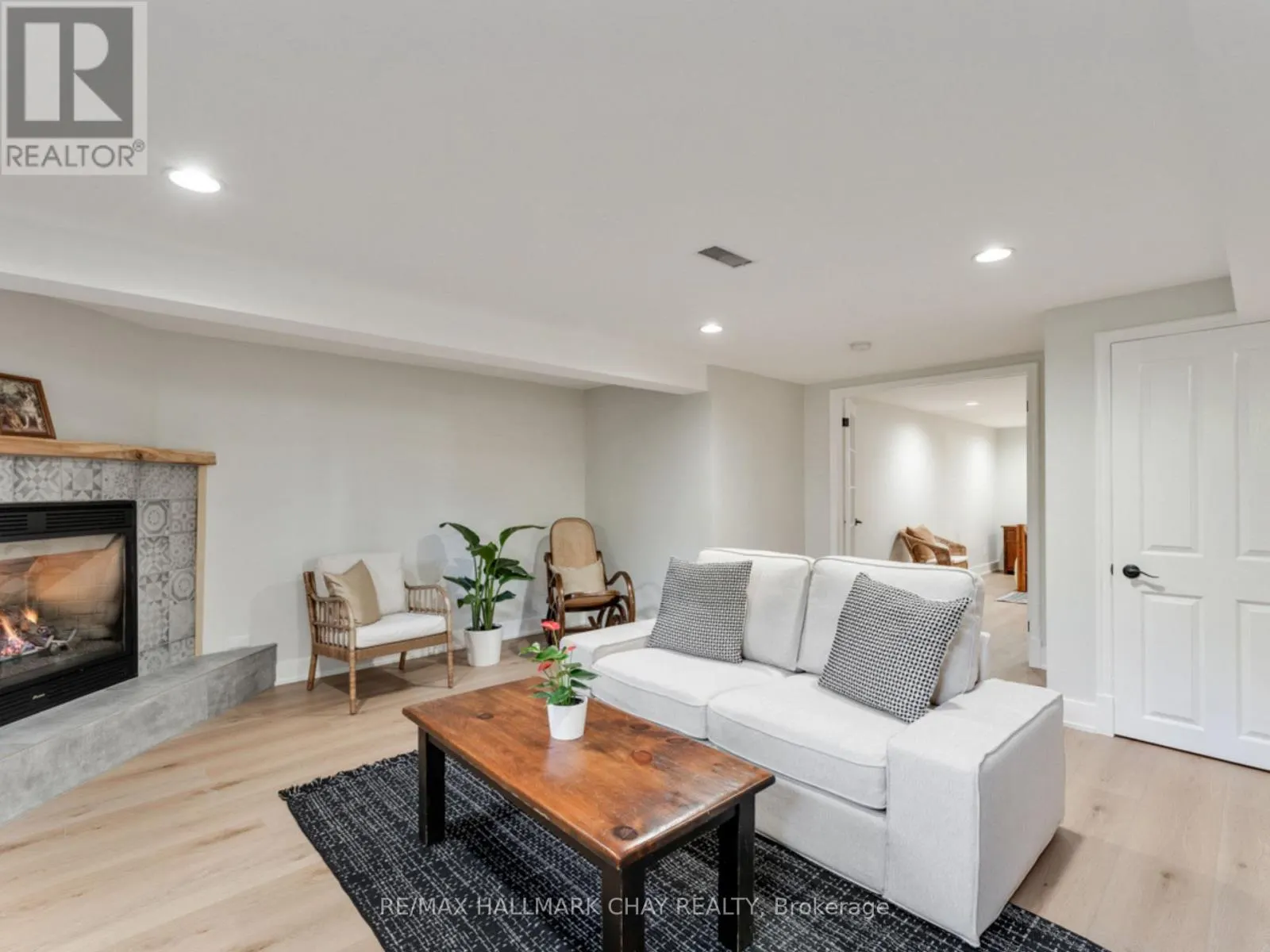18 LAWRENCE AVENUE