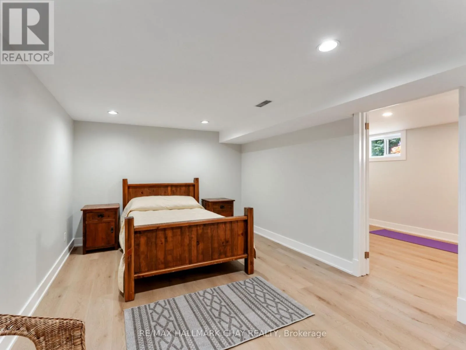 18 LAWRENCE AVENUE