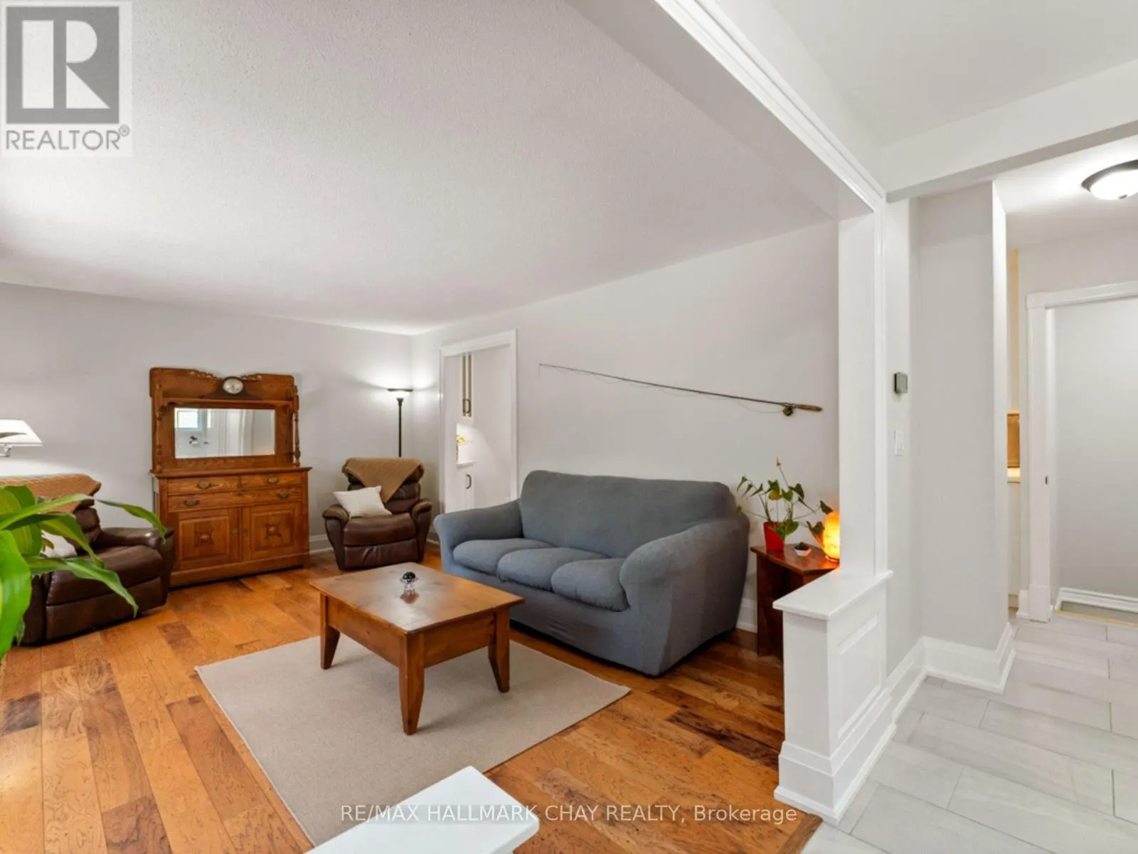 18 LAWRENCE AVENUE