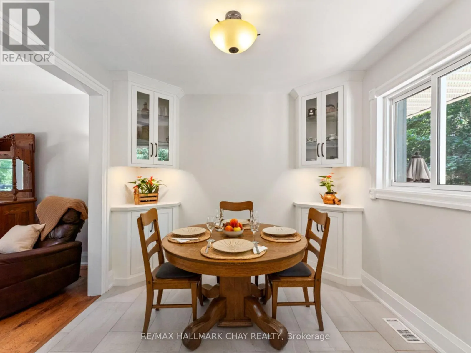 18 LAWRENCE AVENUE