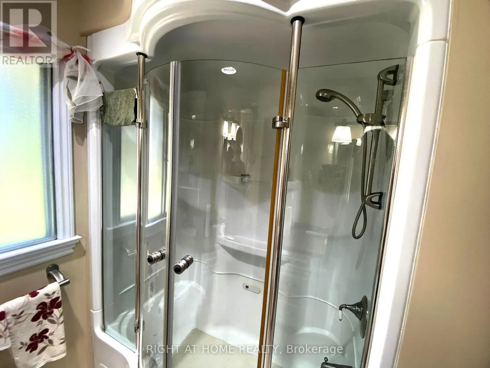 978 15/16 SIDE ROAD E