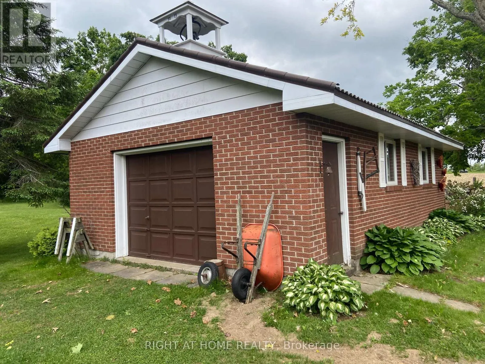 978 15/16 SIDE ROAD E