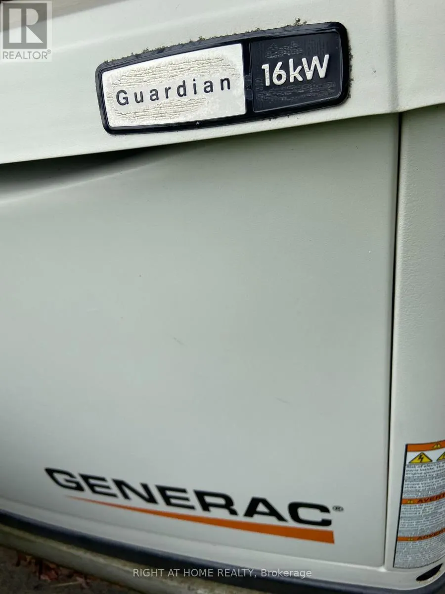 978 15/16 SIDE ROAD E