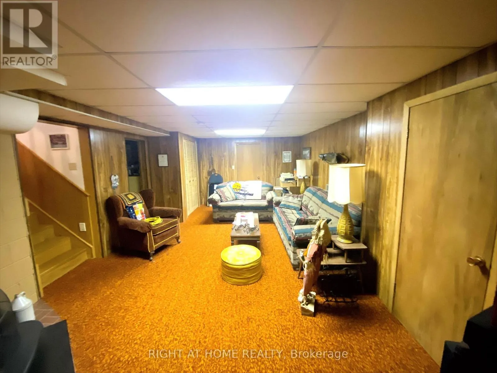 978 15/16 SIDE ROAD E