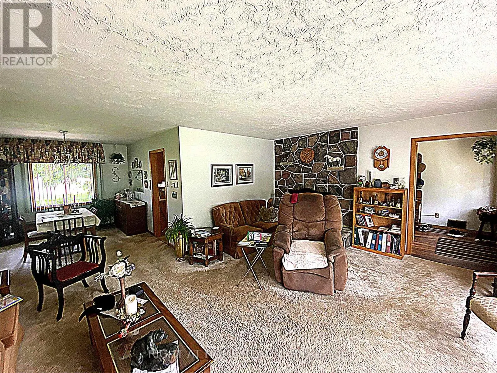 978 15/16 SIDE ROAD E