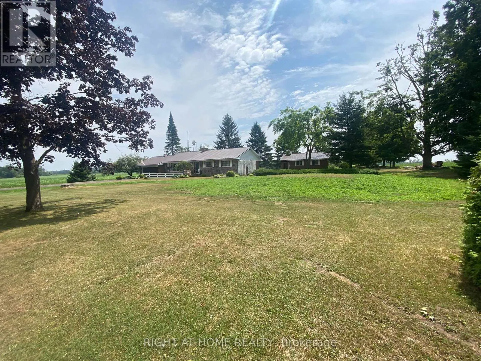 978 15/16 SIDE ROAD E