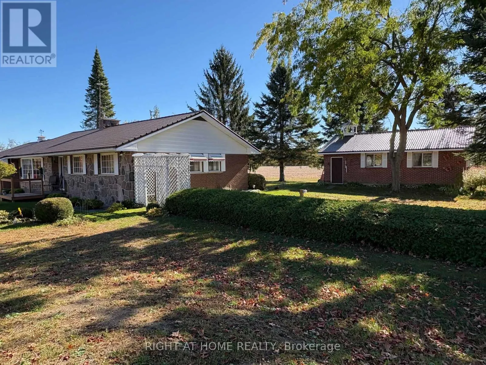 978 15/16 SIDE ROAD E