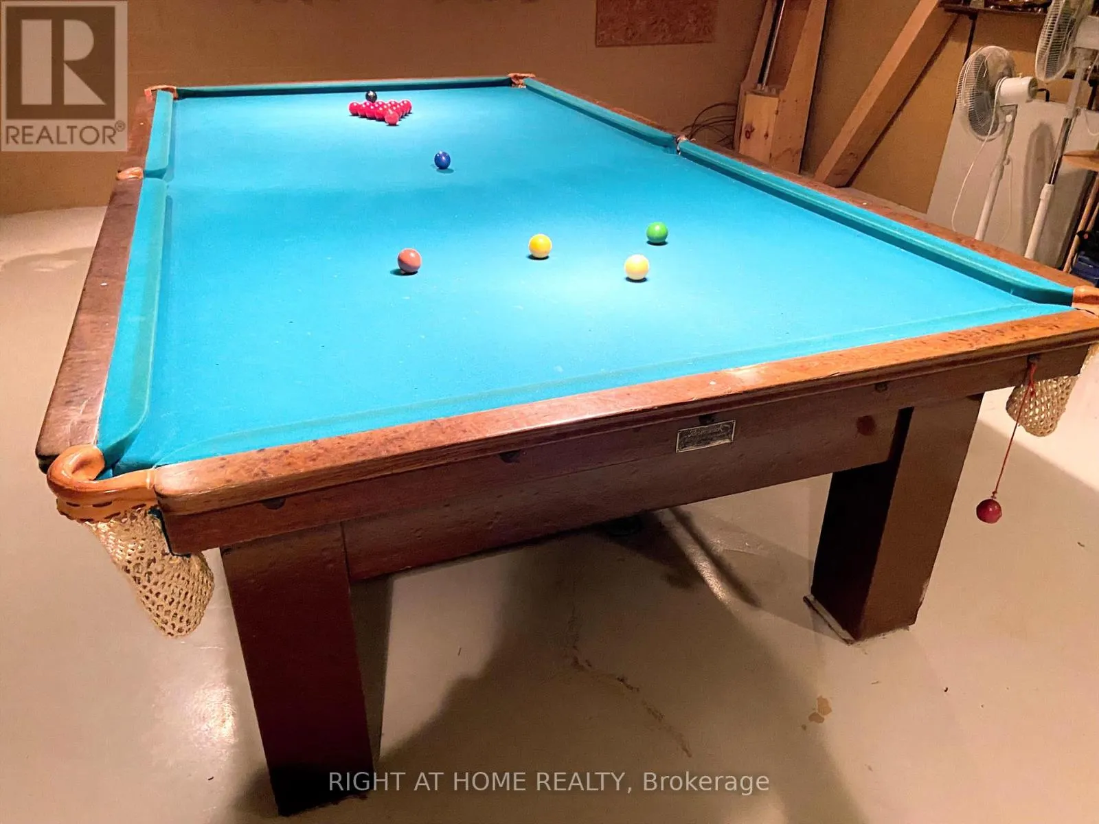 978 15/16 SIDE ROAD E