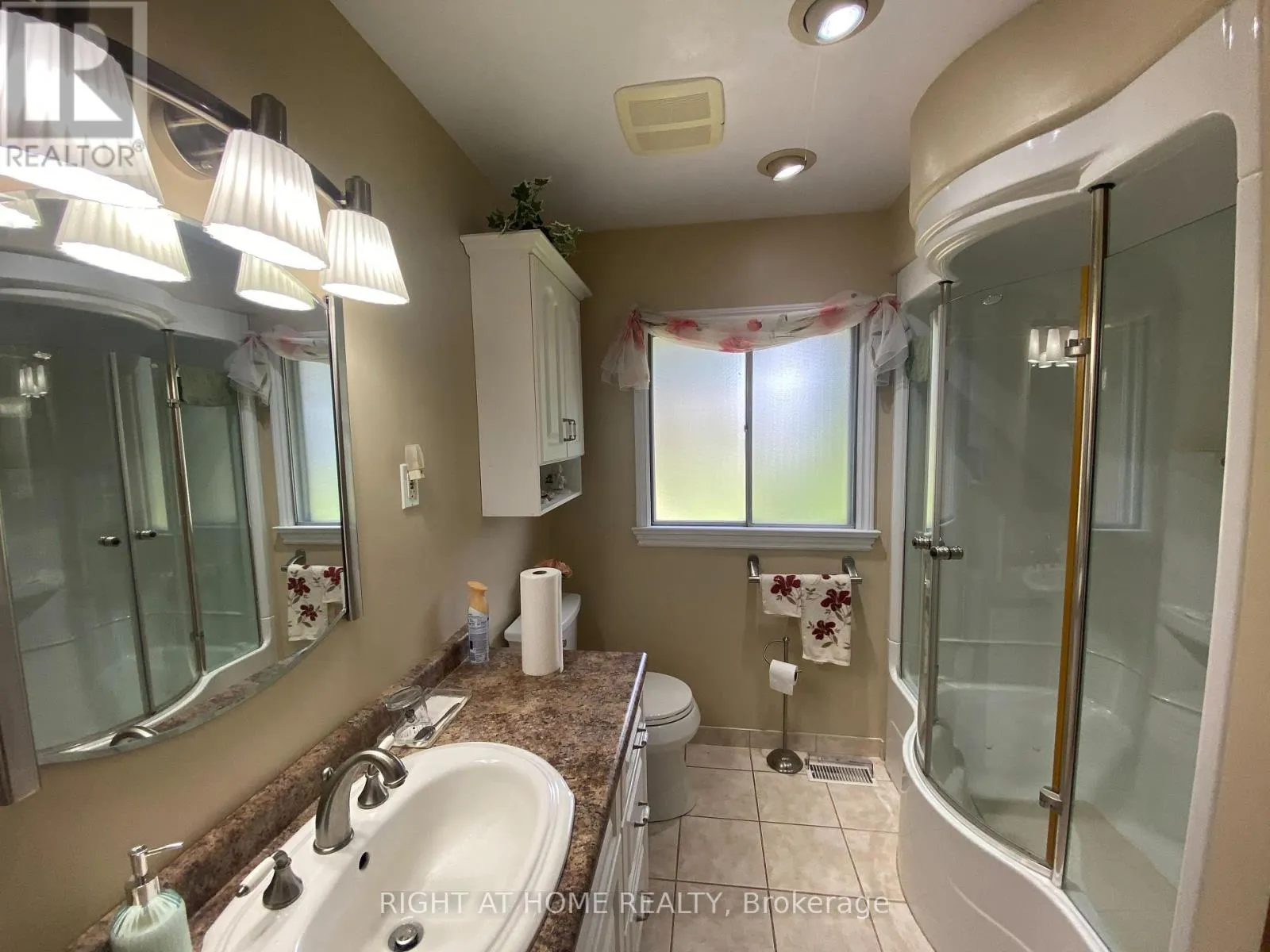 978 15/16 SIDE ROAD E