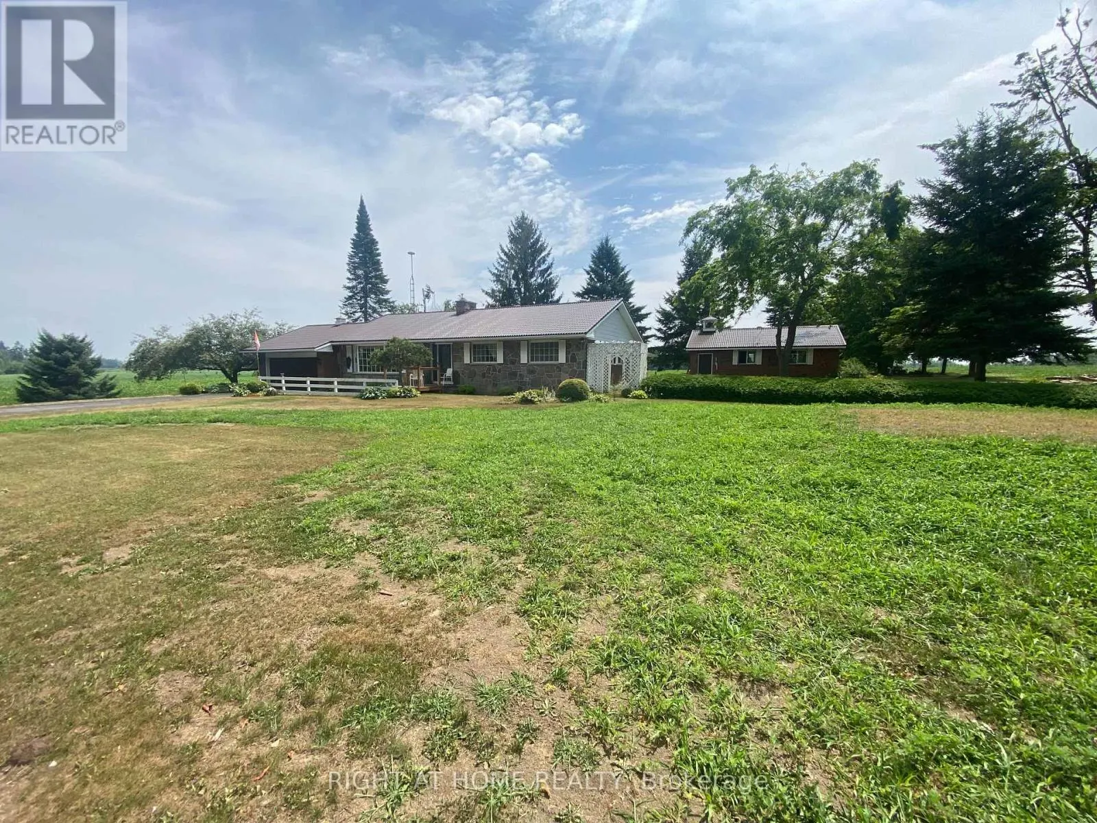 978 15/16 SIDE ROAD E