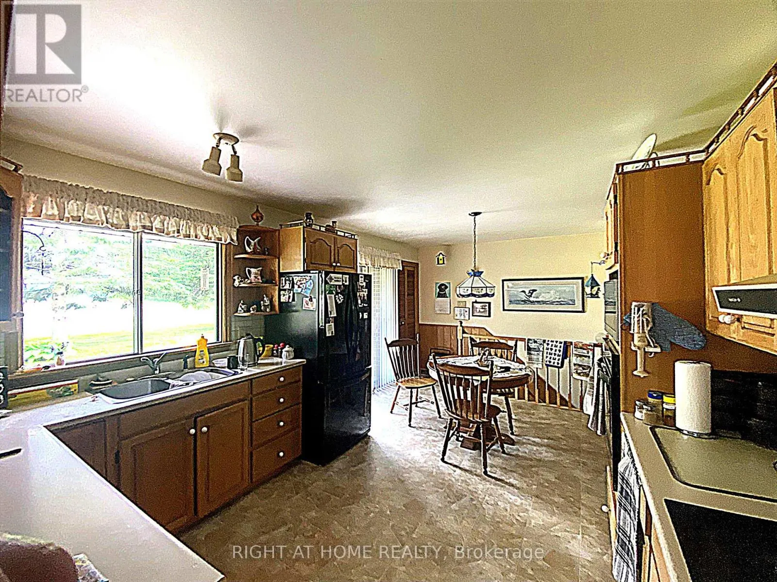 978 15/16 SIDE ROAD E