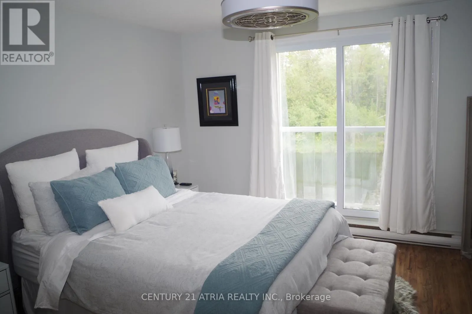 24 - 4 PARADISE BOULEVARD