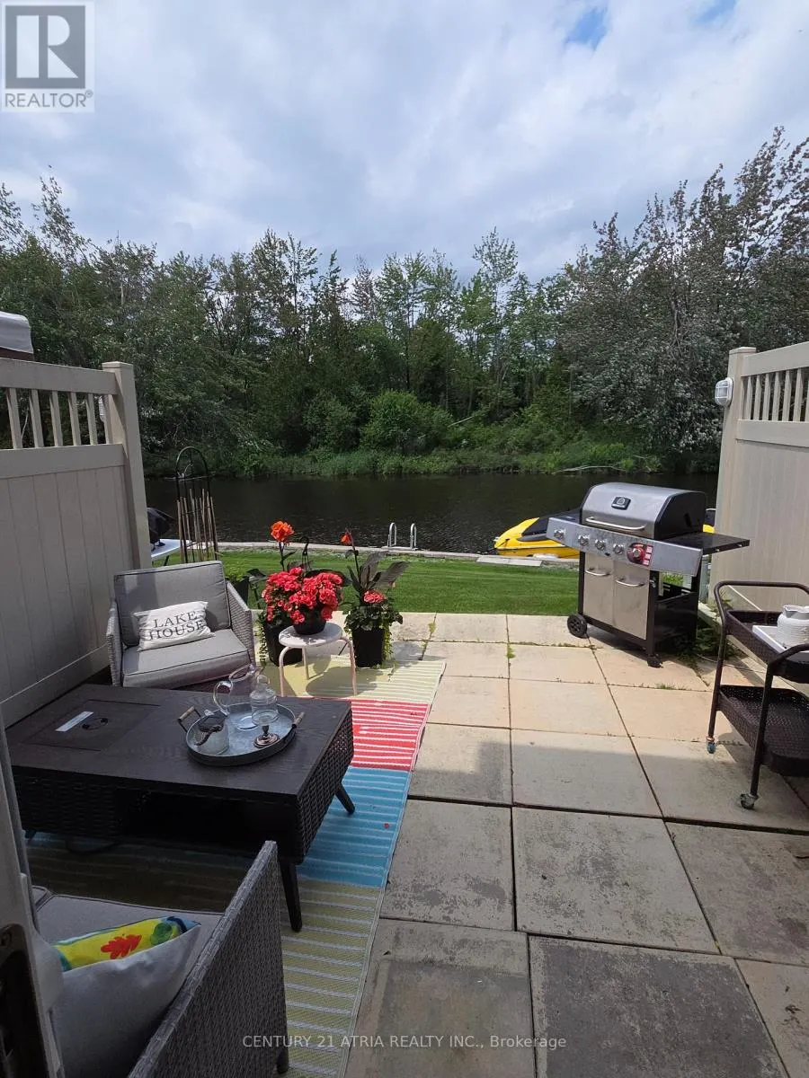 24 - 4 PARADISE BOULEVARD