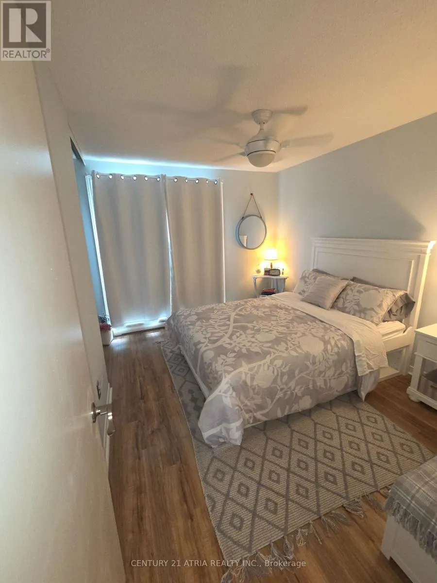 24 - 4 PARADISE BOULEVARD