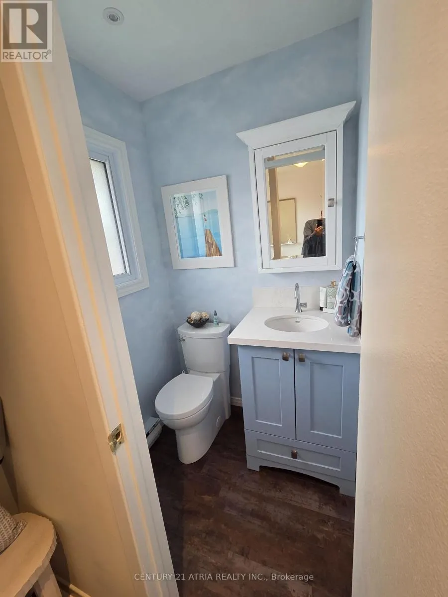 24 - 4 PARADISE BOULEVARD