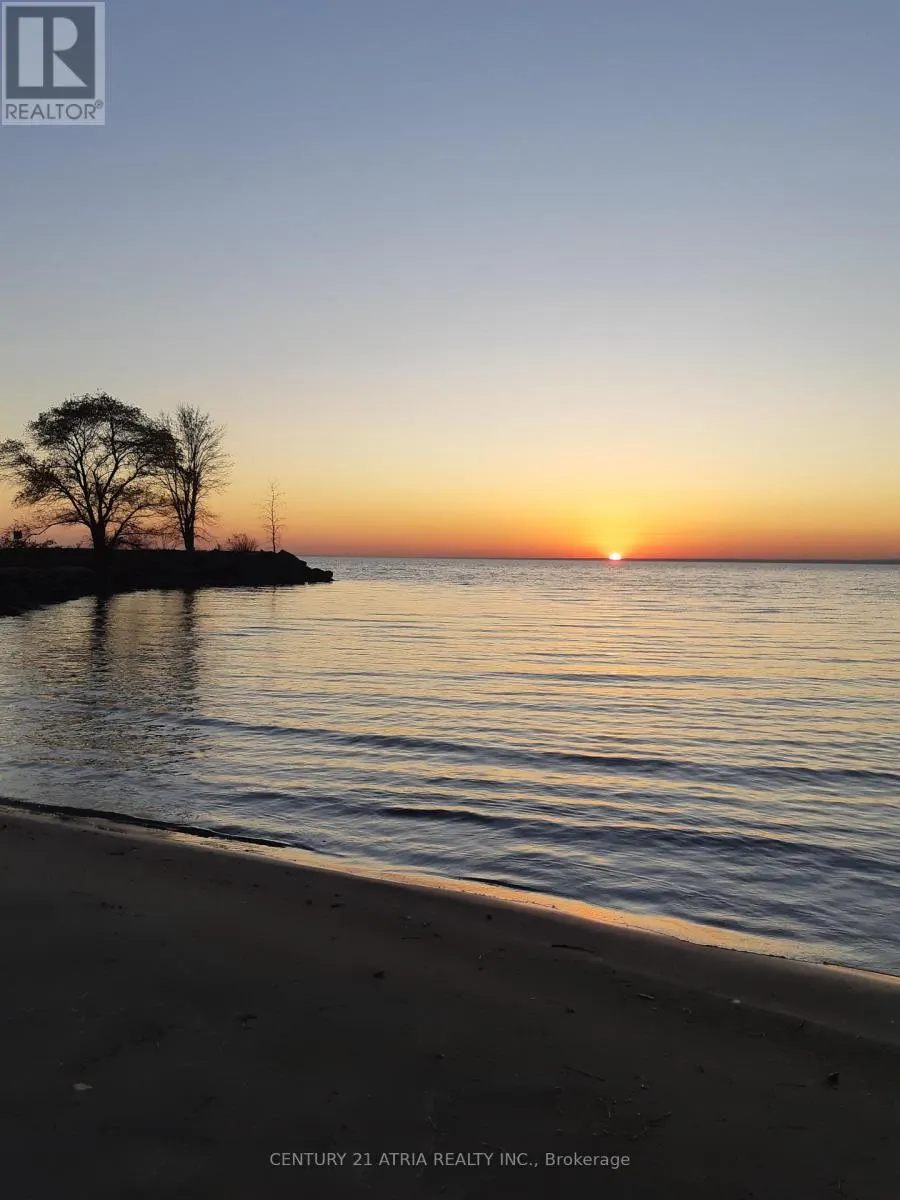 24 - 4 PARADISE BOULEVARD