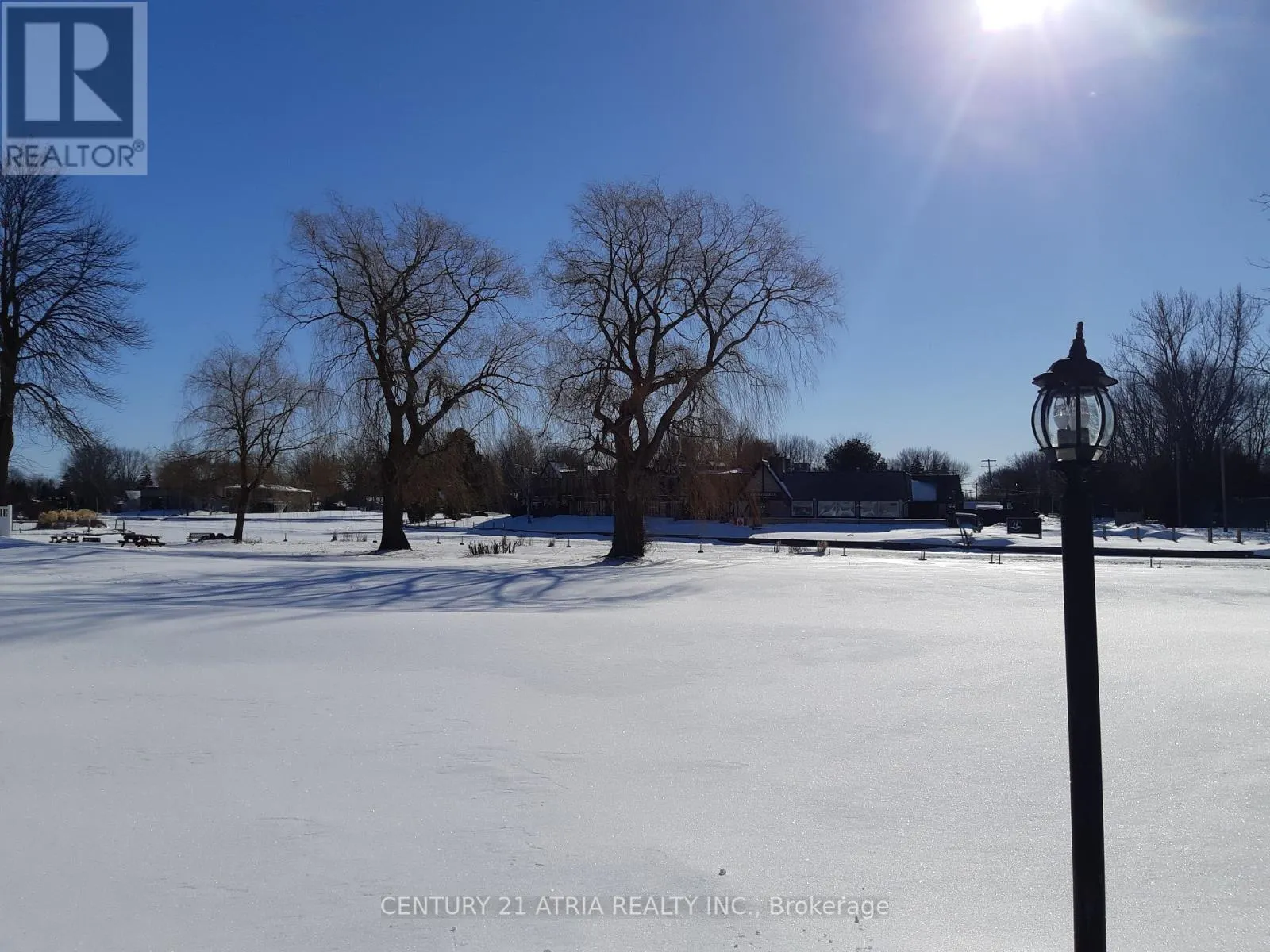 24 - 4 PARADISE BOULEVARD