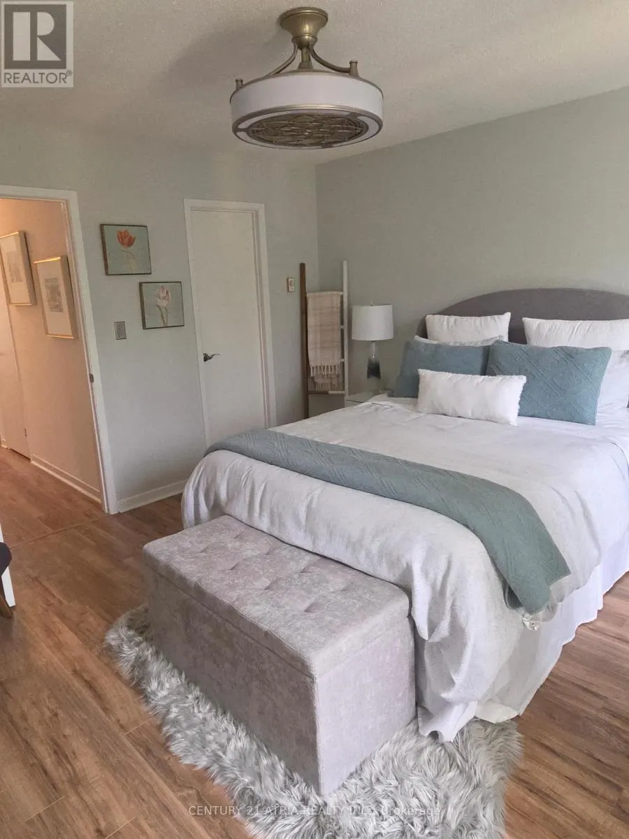 24 - 4 PARADISE BOULEVARD