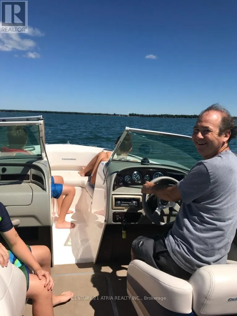 24 - 4 PARADISE BOULEVARD