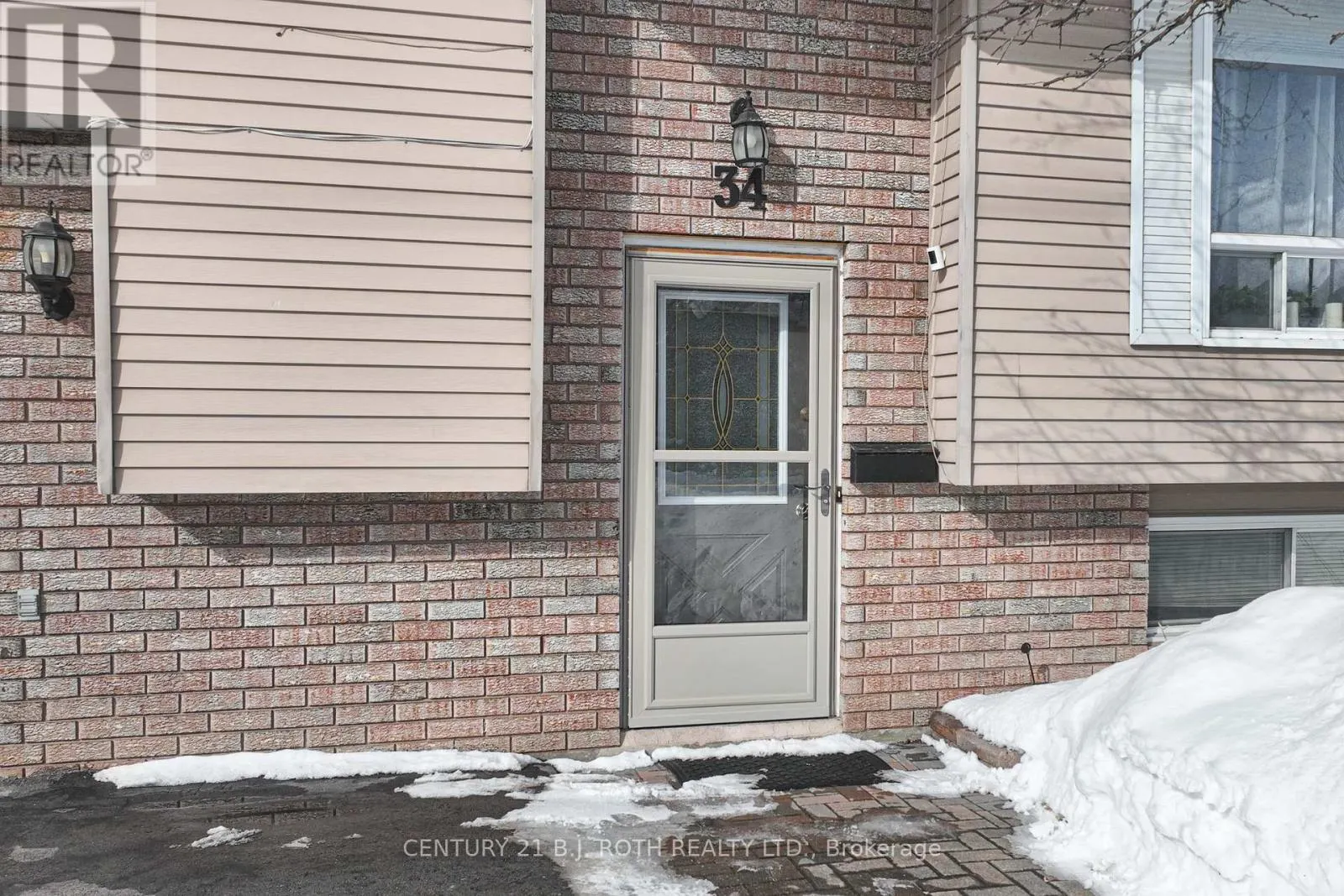 34 SHANNON STREET