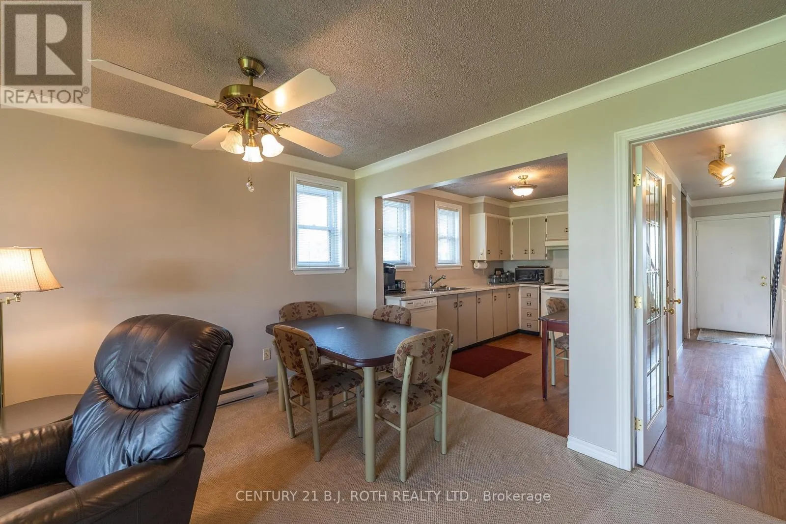 26 - 1 PARADISE BOULEVARD