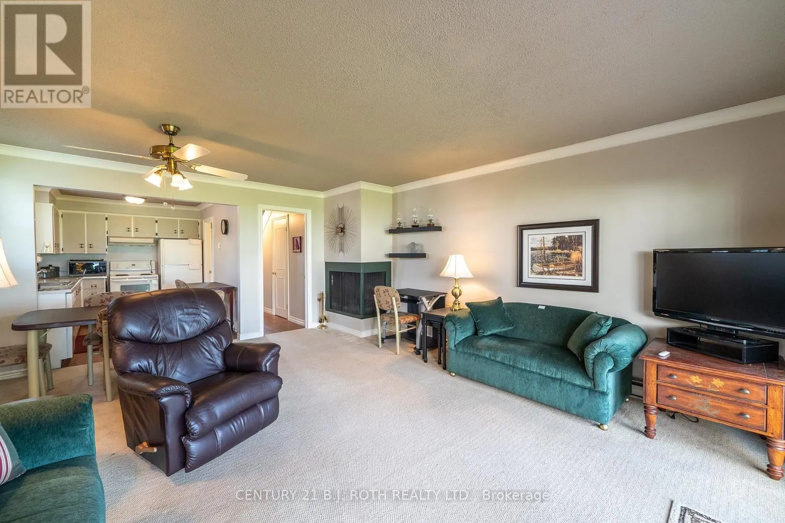 26 - 1 PARADISE BOULEVARD
