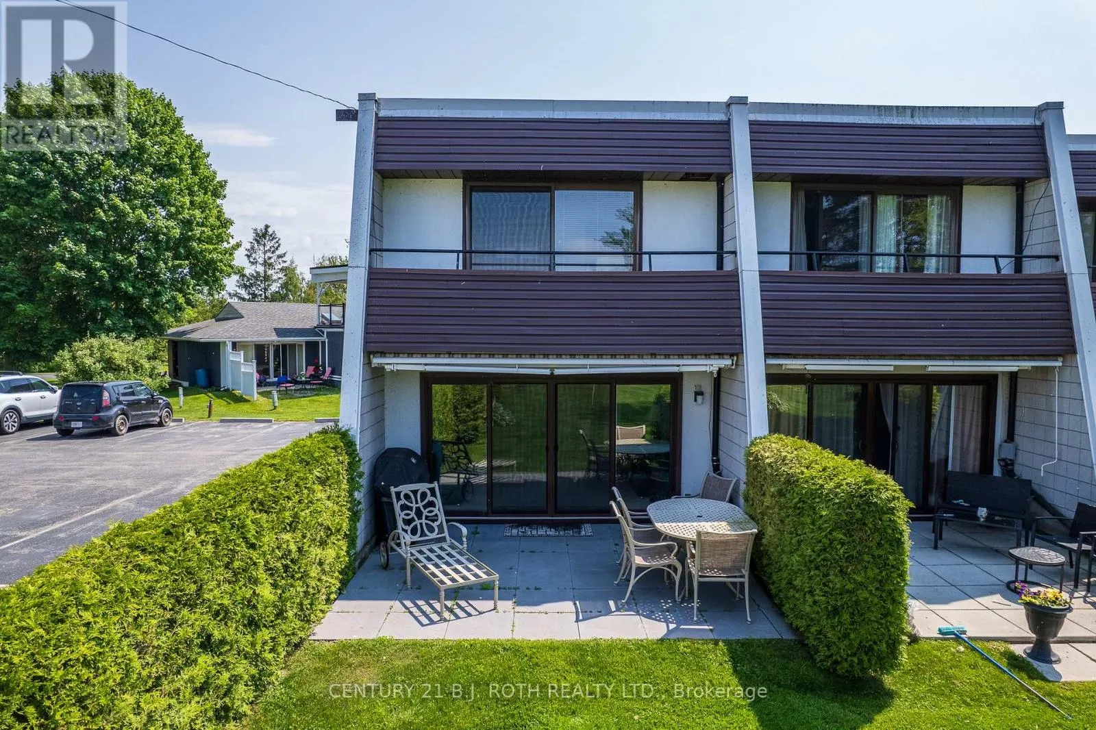 26 - 1 PARADISE BOULEVARD