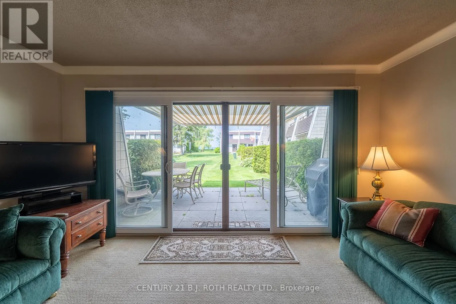26 - 1 PARADISE BOULEVARD