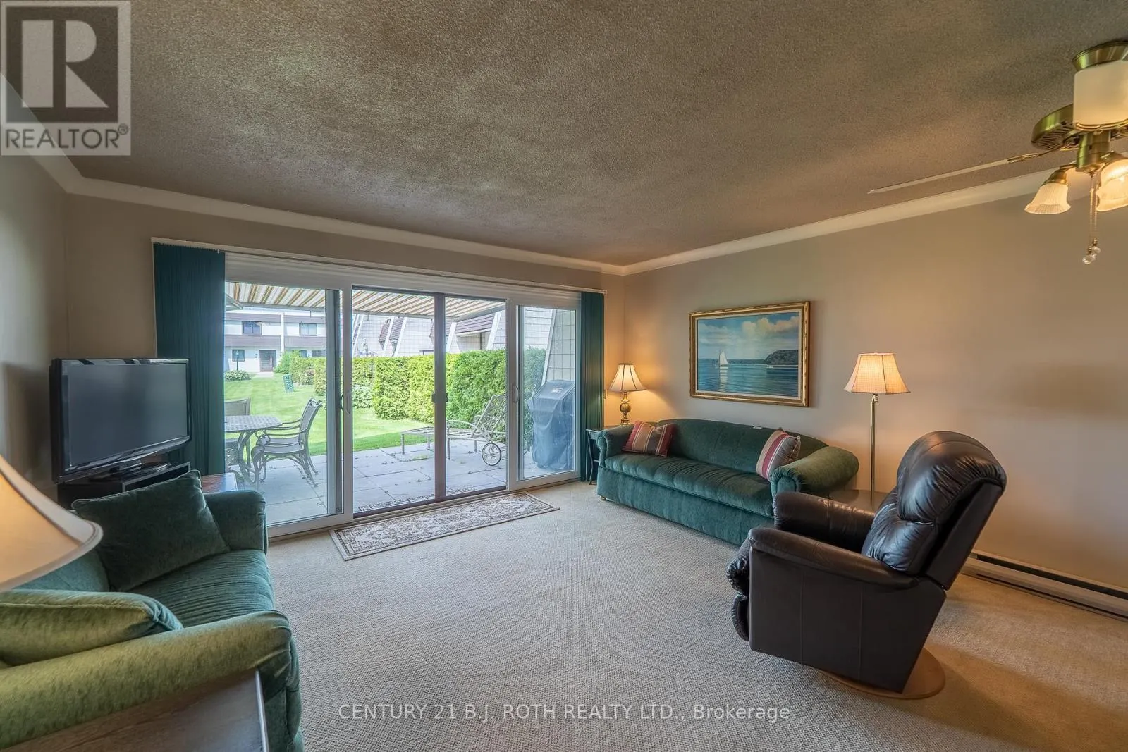 26 - 1 PARADISE BOULEVARD