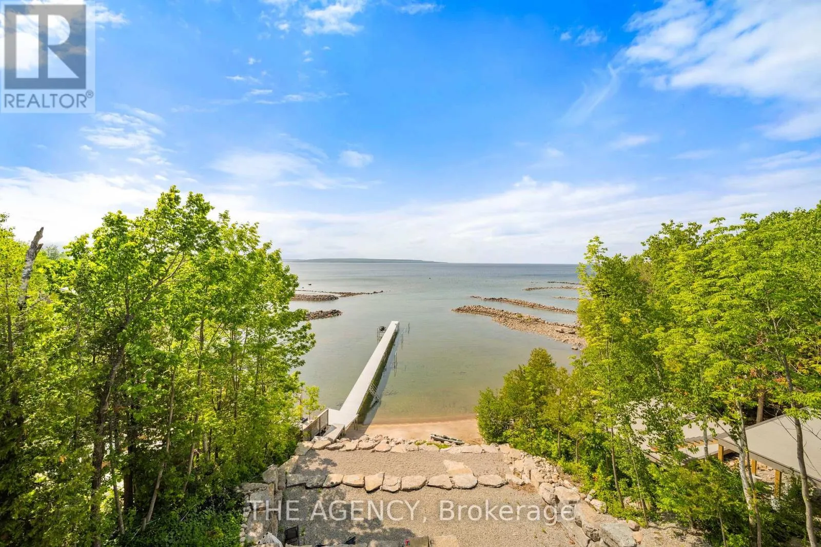 462 SILVER BIRCH DRIVE