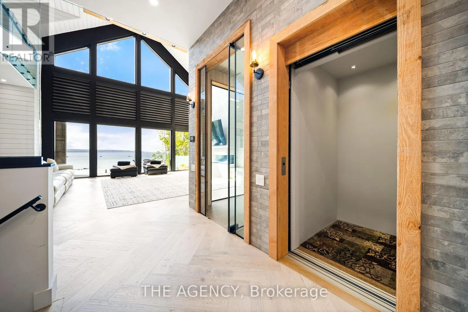 462 SILVER BIRCH DRIVE