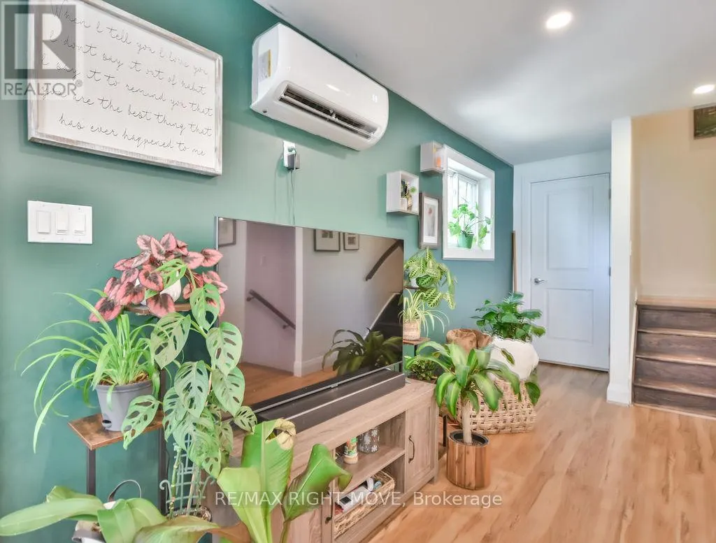 6896 PENTLAND LANE